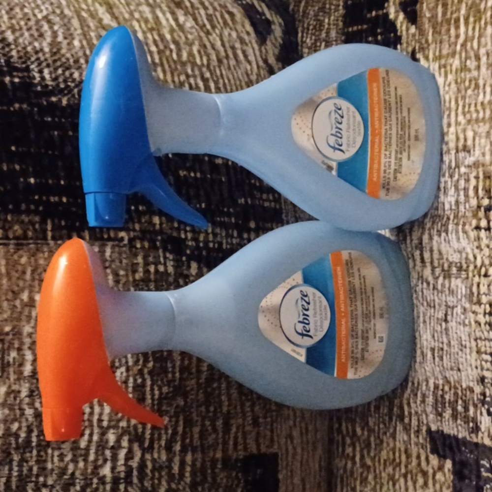 4/$40 New Febreze Antibacterial Fabric Refresher - 2 Bottles (500 mL & 800 mL)